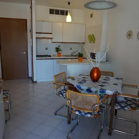 Cosy And Bright With Swimming Pool With Sea View Lignano Sabbiadoro