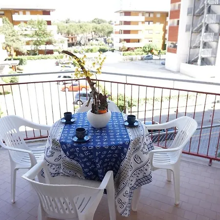 Apartment Cosy And Bright With Swimming Pool With Sea View